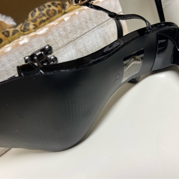 Sandals - Picture 3 of 3